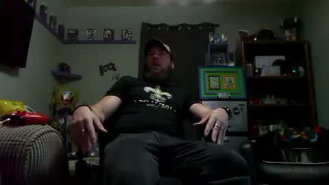 Snapshot of number1dad_ chatting on September 27, 8:17 pm Awwwww Hey Sweetie Pies. Welcome To The Sweetie Pie Lounge. Enjoy The Dad-Cast. SweetCorny Fun-loving Dad Talk. online show from September 27, 8:17 pm