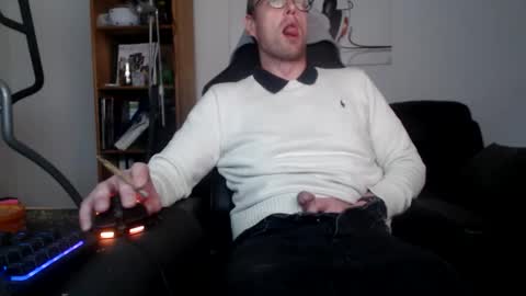 nursefan online show from October 30, 4:18 pm