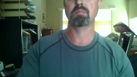 nvrenuff1979 online show from April 14, 9:18 pm