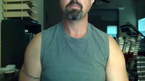 nvrenuff1979 online show from June 9, 10:59 am