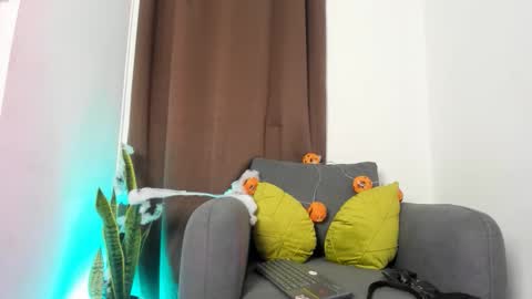 Snapshot of nyalgasai1 chatting on October 7, 10:00 am Nia online show from October 7, 10:00 am