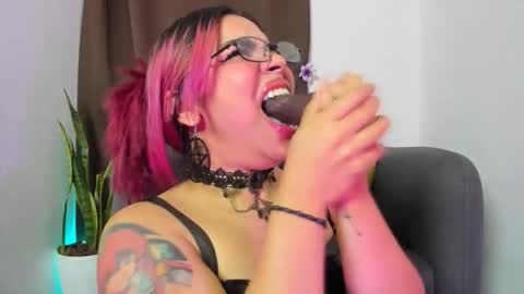 Nia online show from March 24, 3:12 am