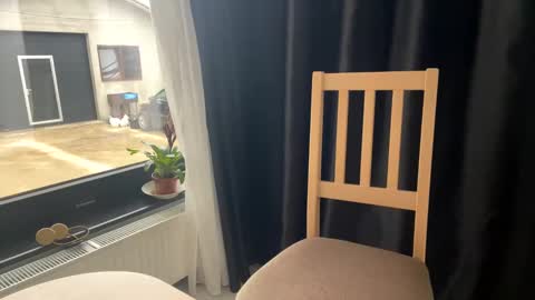 Nicol online show from December 3, 11:18 am