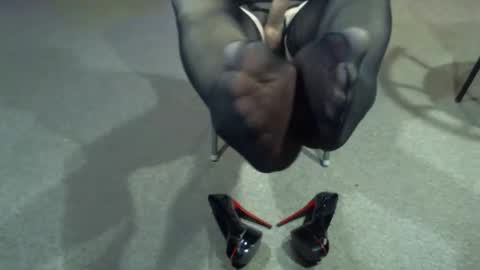 nylonslutbitch online show from February 21, 9:29 pm