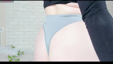 Kat online show from November 9, 5:15 pm