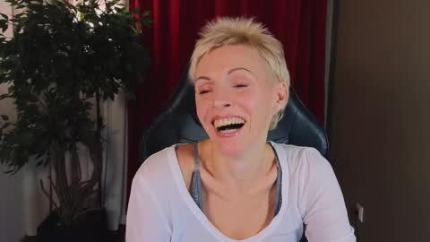 Angie online show from November 13, 5:43 am