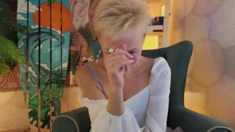 Angie online show from September 21, 6:17 am