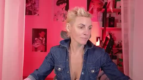 Angie online show from November 25, 5:17 am