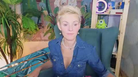 Angie online show from September 24, 5:14 am