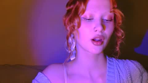 Snapshot of nyra_thira chatting on October 11, 9:18 pm nyra_thira online show from October 11, 9:18 pm