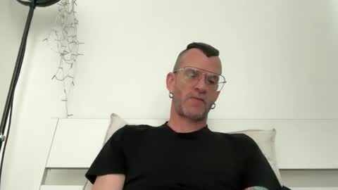 Jonathan Deep online show from June 11, 9:29 am