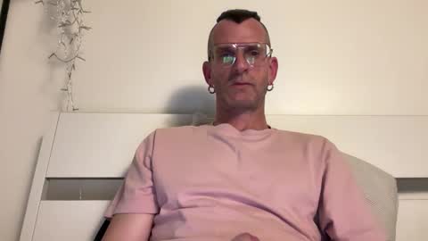 Jonathan Deep online show from June 8, 7:04 pm