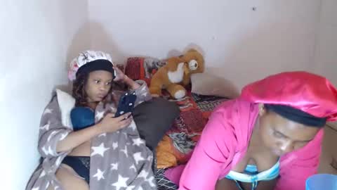 obsessedmimi online show from April 14, 9:56 am