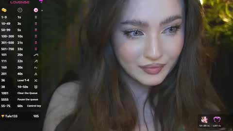 Snapshot of oceaneyessss_ chatting on October 18, 7:51 pm Kristina online show from October 18, 7:51 pm