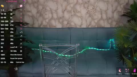 Snapshot of oceaneyessss_ chatting on October 8, 7:53 pm Kristina online show from October 8, 7:53 pm