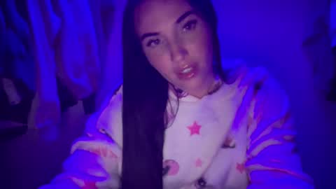 Snapshot of oceanxalara22_xo chatting on October 20, 2:38 am A L A R A online show from October 20, 2:38 am