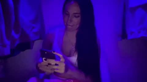Snapshot of oceanxalara22_xo chatting on September 24, 2:18 am A L A R A online show from September 24, 2:18 am