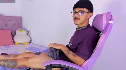 Cris online show from June 11, 1:49 am