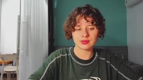 Evie online show from January 18, 1:08 pm