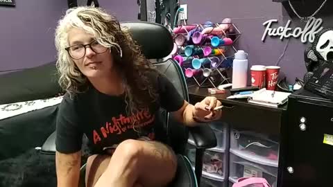 Snapshot of oddywithabody chatting on September 14, 8:38 am Oddy With A Body online show from September 14, 8:38 am
