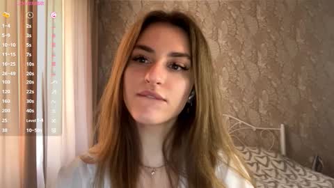 Snapshot of odelinabain chatting on October 19, 9:25 am Mia online show from October 19, 9:25 am