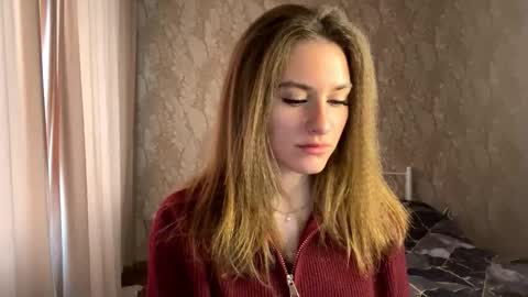 Mia online show from January 10, 9:15 am