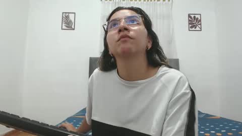 Val online show from March 31, 10:10 pm