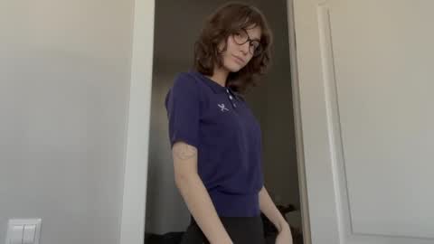 Thea online show from April 15, 4:49 am