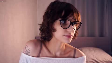 Thea online show from November 24, 7:12 pm