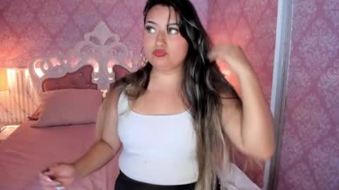 Mia online show from May 27, 6:16 pm
