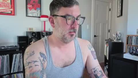 Snapshot of office_dad chatting on October 2, 6:28 pm Office Dad online show from October 2, 6:28 pm
