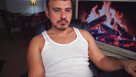 officeman7 online show from February 5, 8:25 pm