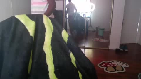 Money online show from December 13, 7:32 pm