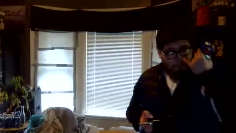 oscar flores online show from April 4, 1:18 pm