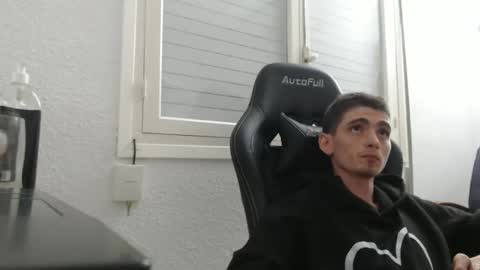 Snapshot of ofsolovicio chatting on October 30, 12:00 am ofsolovicio online show from October 30, 12:00 am