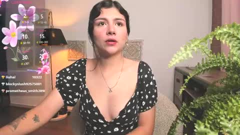  Holly  online show from April 15, 1:20 am