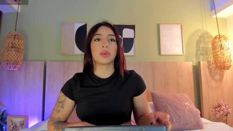 Holly online show from April 15, 11:35 am