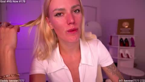 Kelly online show from March 27, 1:33 am