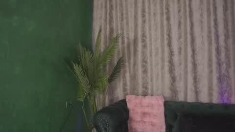 Snapshot of ohh_my_venus chatting on February 23, 5:34 am Julia online show from February 23, 5:34 am