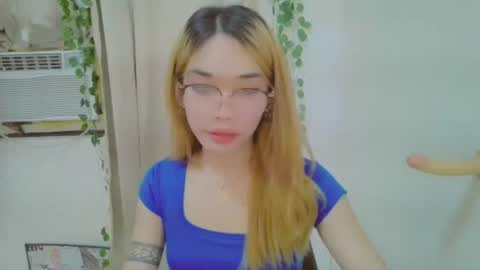 ohmyalessandraxcx online show from October 7, 10:33 am