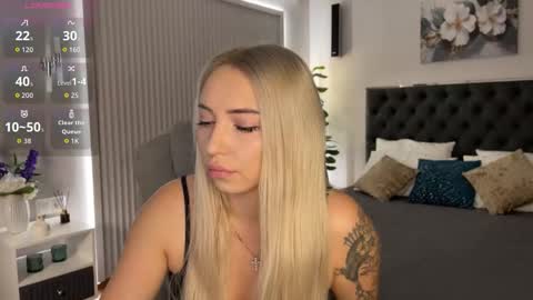 Snapshot of ohmyemma chatting on September 23, 2:05 am Emma online show from September 23, 2:05 am