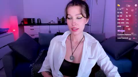 Snapshot of ohmymiami_ chatting on October 9, 9:31 pm Light online show from October 9, 9:31 pm