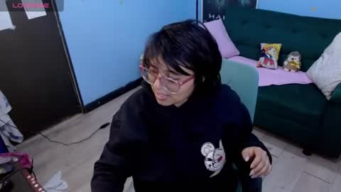 ohmysqueak online show from June 14, 4:09 pm