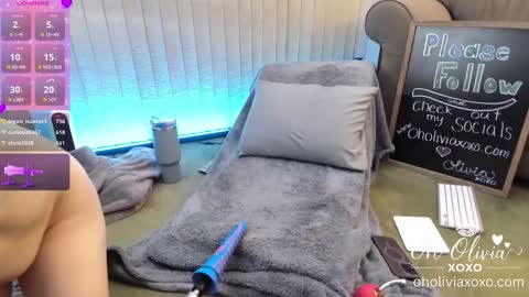 oholiviaxoxo online show from January 19, 1:32 pm