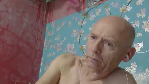 oldbuthorny62 online show from April 22, 7:37 am