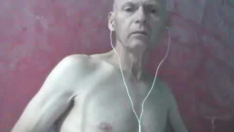 oldbuthorny62 online show from April 7, 7:32 am