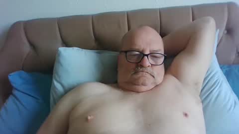 oldfkr69 online show from March 12, 8:30 am