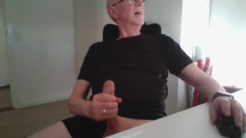 oldth online show from February 3, 11:36 am