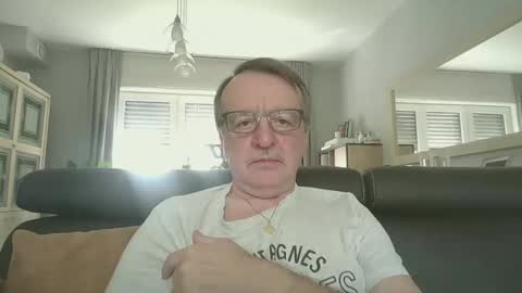 oldtimer160162493 online show from May 3, 1:17 pm
