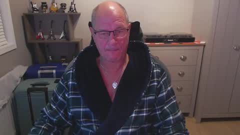 Snapshot of oldveteranuk chatting on September 16, 4:37 am oldveteranuk online show from September 16, 4:37 am